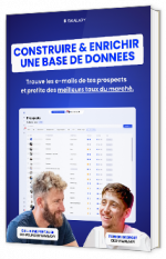 Livre blanc - "Construire et enrichir une base de données" - Waalaxy